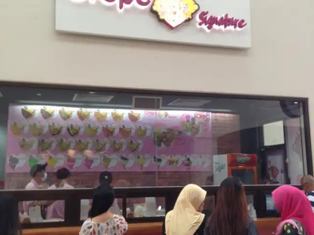 Crepe Signature Food Photo 11