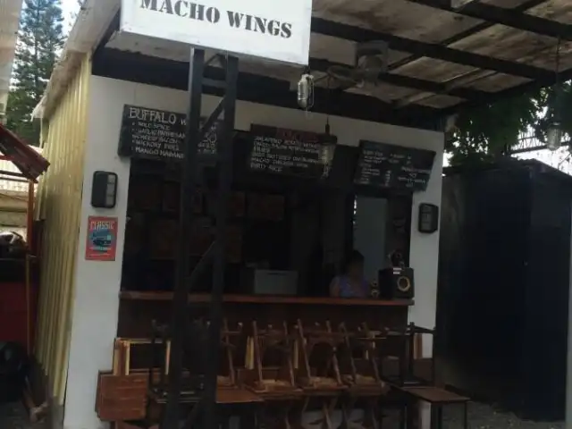 Macho Wings