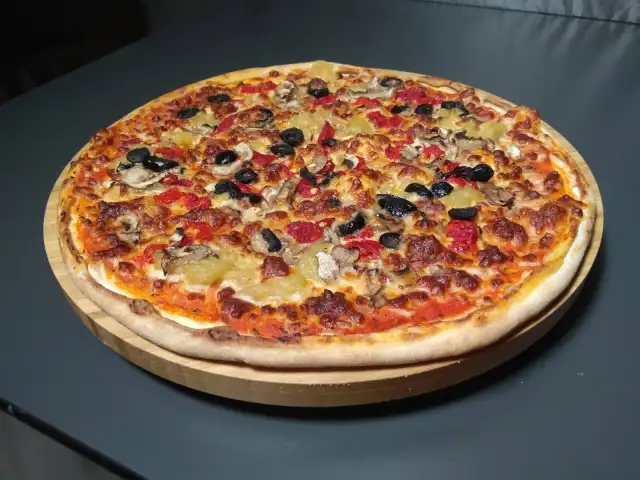 Pizza Scuro'nin yemek ve ambiyans fotoğrafları 5