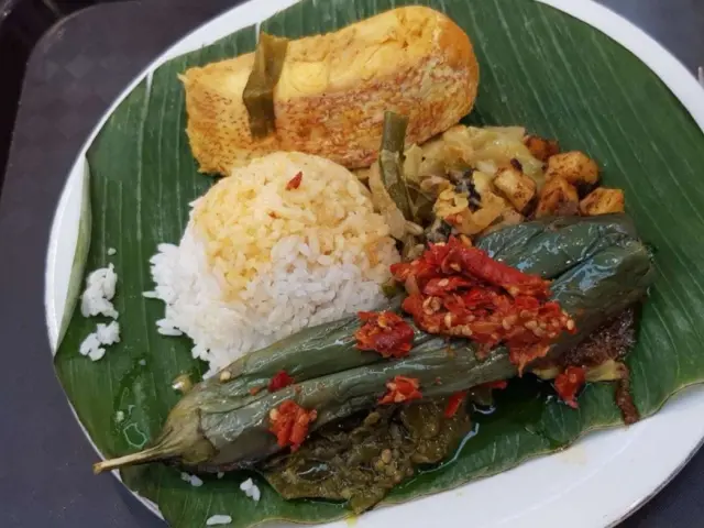 Gambar Makanan Nasi Kapau Juragan 18