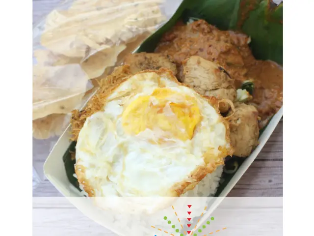 Nasi Pecel Bu Buto Khas Madiun