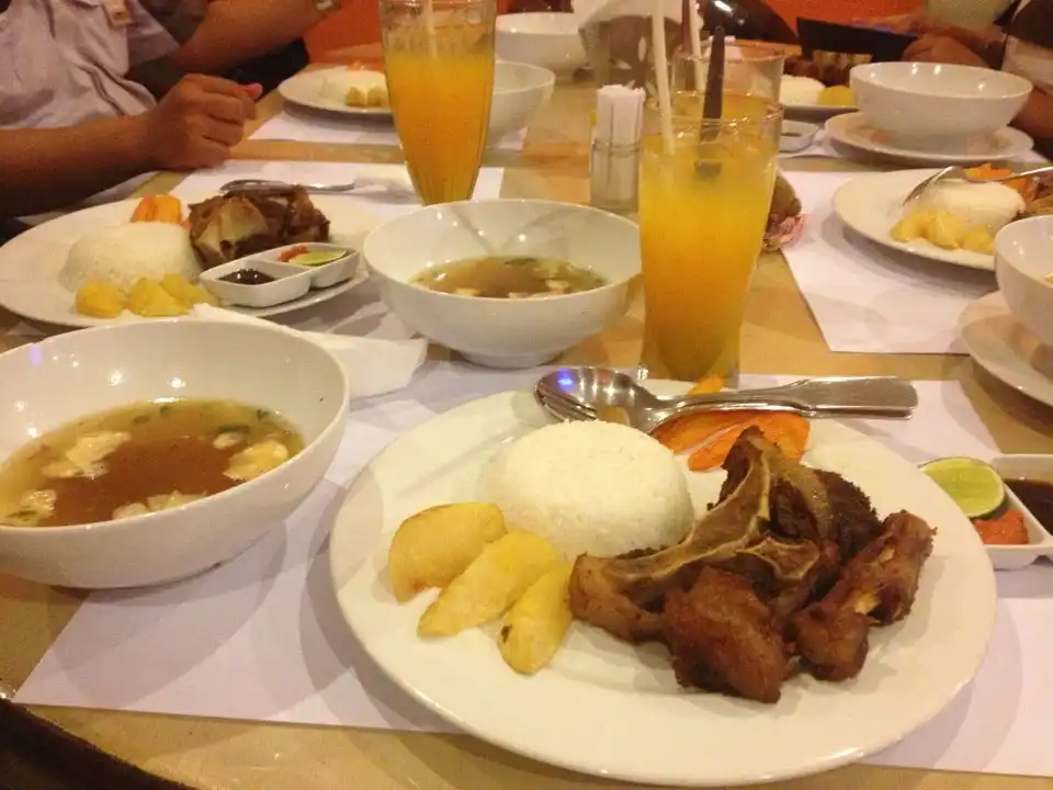 Warung Sop Buntut H.Soedik