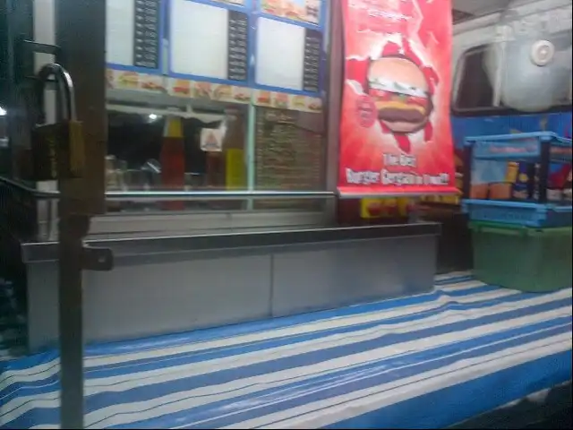 Gerai Burger depan 7eleven Seksyen 4 Kota Damansara Food Photo 4