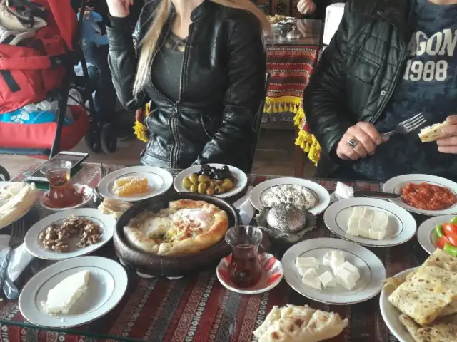 Kahyaoğlu Gözleme ve Kahvaltı Salonu'nin yemek ve ambiyans fotoğrafları 12