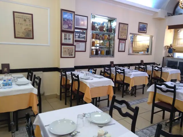 Taksim Lades Restaurant'nin yemek ve ambiyans fotoğrafları 3