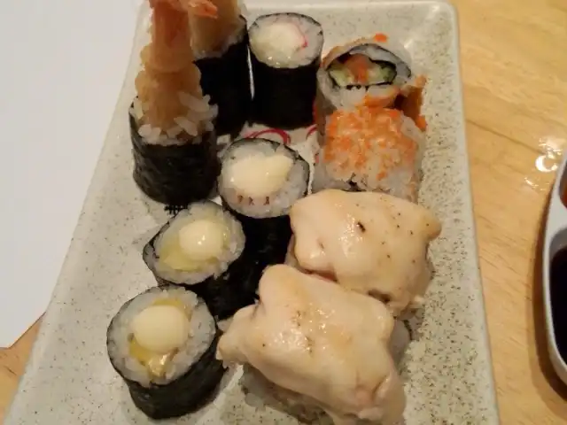 Gambar Makanan GOCCHI Sushi Teppanyaki Shabu 2
