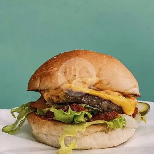 Gambar Makanan Manaka Burger X Treasure Garage, Didalam Bengkel TREASURE 16