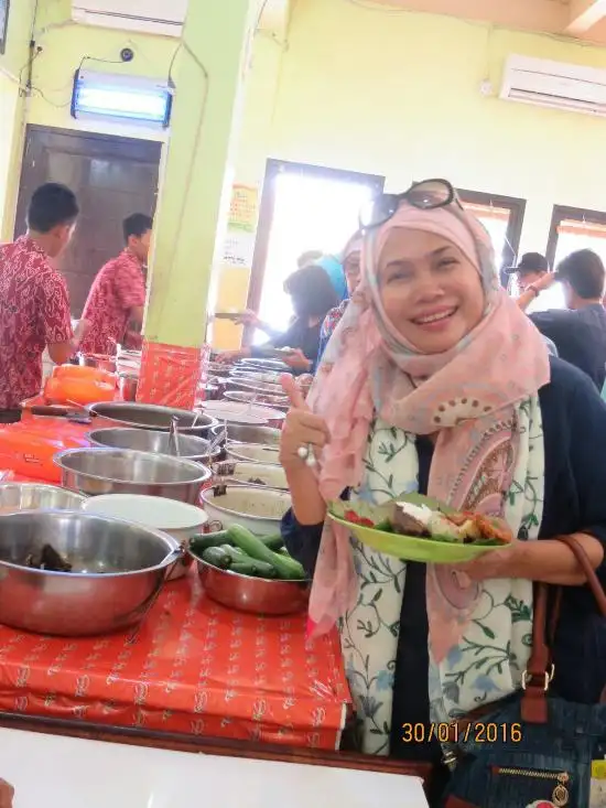 Gambar Makanan Nasi Jamblang Ibu Nur 17