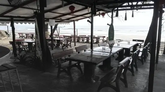 Uncle's Beach Bar