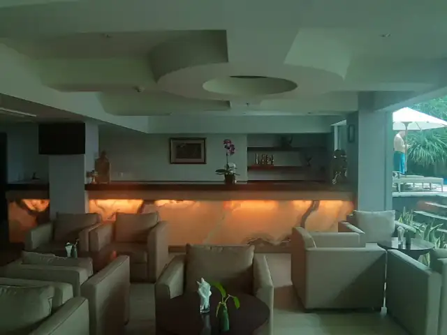 Gambar Makanan Edelweis Lobby Bar - Bintang Kuta Hotel 6