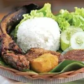 Gambar Makanan Khairunnisa Nasi Gurih Nasi Goreng Lele Bebek Ayam Penyet Gado Gado, Sekip 17