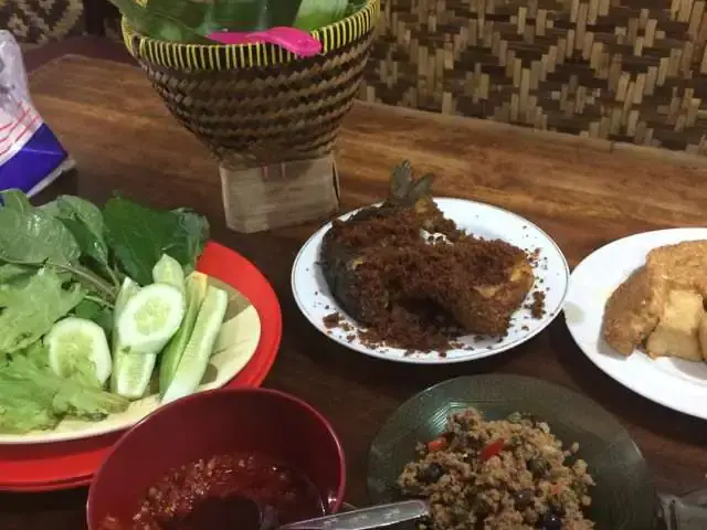 Gambar Makanan Warung Nasi Ceu Umi 6