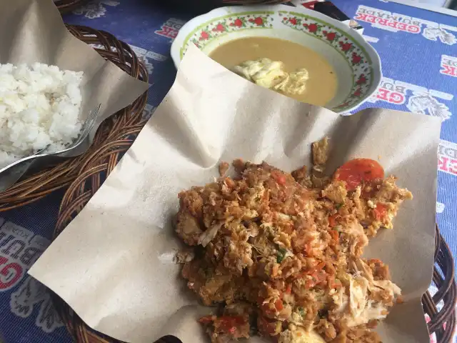 Gambar Makanan Spesial Ayam Geprek Kuah Tongseng Bu Made 5