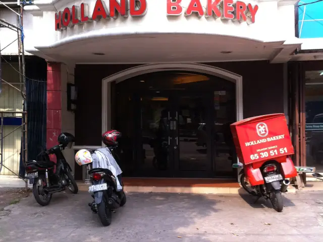 Gambar Makanan Holland Bakery 7
