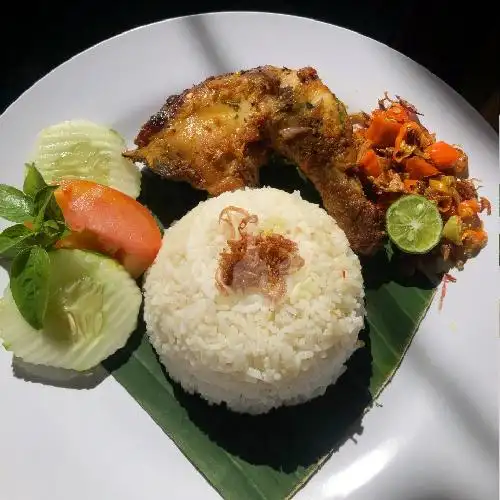 Gambar Makanan Ikan Goreng & Sup Ikan Pondok Men Asih, Denpasar 8