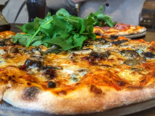 Fornello Pizza'nin yemek ve ambiyans fotoğrafları 25