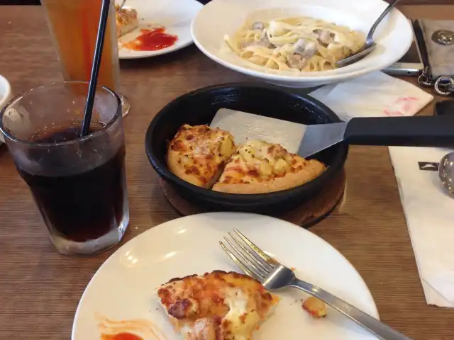 Pizza Hut Food Photo 7