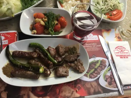 Meshur Kofteci Sahin-Mustafa (Şahin usta)'nin yemek ve ambiyans fotoğrafları 2