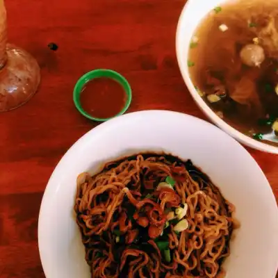 Nur Sakira Cafe (KENINGAU NGAU CHAP)