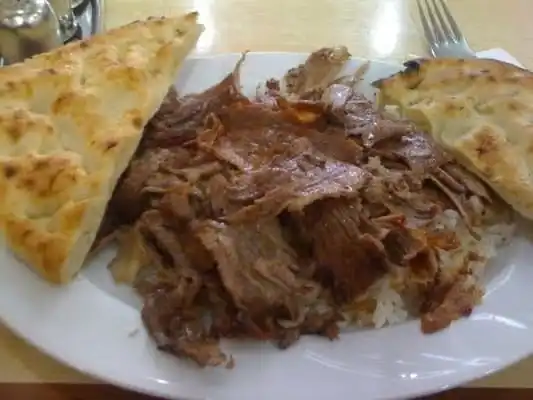 Yaprak Döner