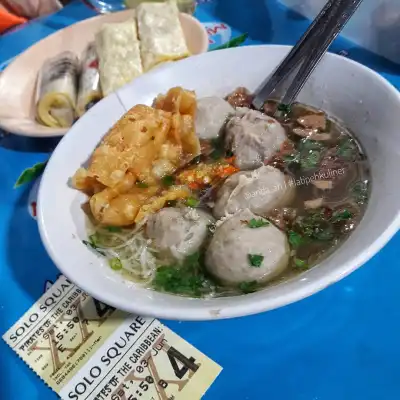 Bakso Urat "Lor Patung Kuda"