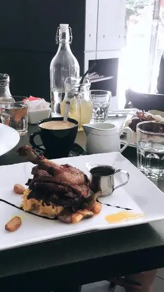 What The Duck Restaurant