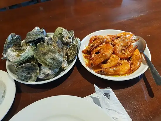 Tatoy’s Manokan & Seafood