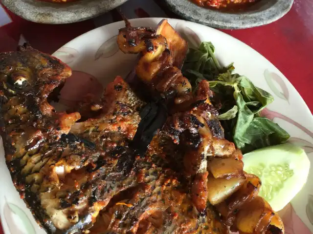 Gambar Makanan RM Mona Ikan Bakar 8