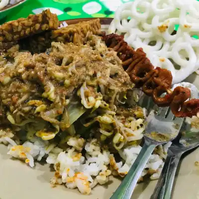 Warung Pojok Cukam Pak Suradi