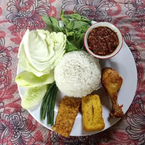 Gambar Makanan Tempong Dan Lalapan Nak Rantau, Bypass Ngurai Rai Raya 5