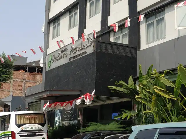 Gambar Makanan Theresia Cafe - Hotel John's Pardede International 7