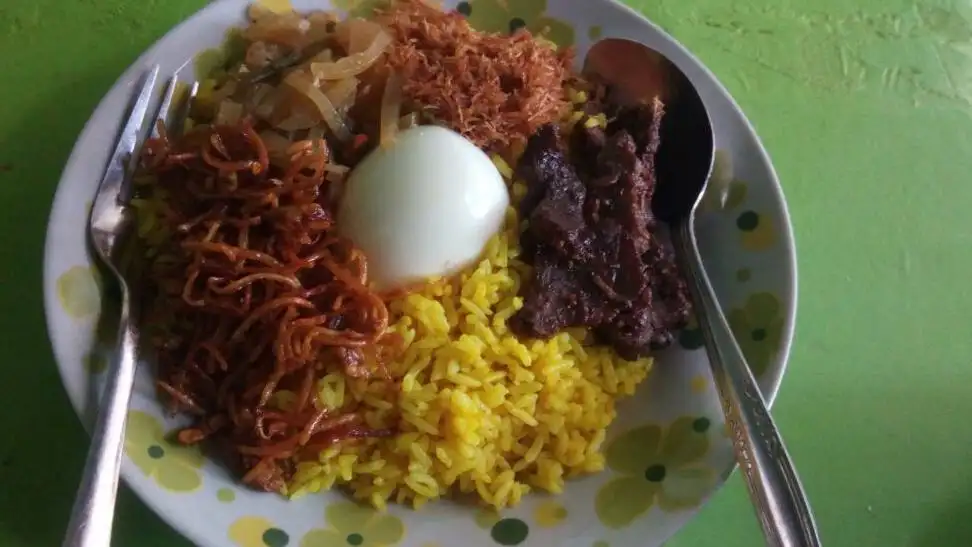 Nasi Kuning Mba Mun, Makassar