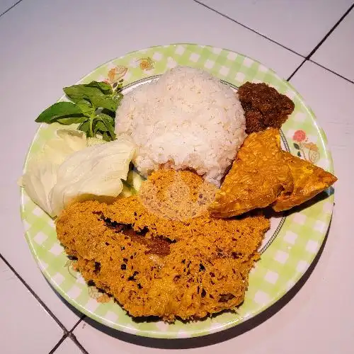 Gambar Makanan AYAM KREMES & PENYETAN ARJUNA, Jl. Arjuna 2