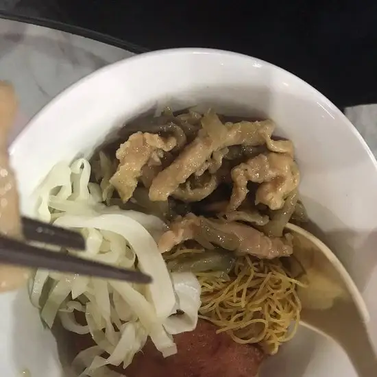 HK Boy Cart Noodle Food Photo 1