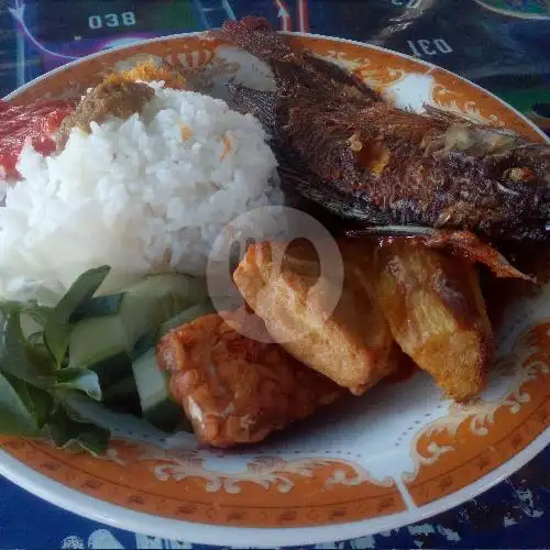 Gambar Makanan Nasi Penyetan Nyonya, Dekat Penyetan 7