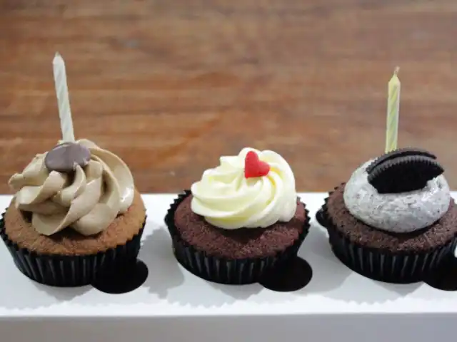 Gambar Makanan Twelve Cupcakes 12