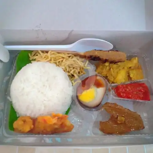 Gambar Makanan Nasi Kuning Warung Muslim, Diponegoro 6