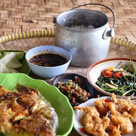 Gambar Makanan Liwet Saung Ambu 2