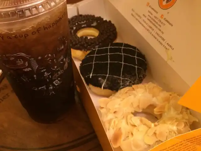 J.CO Donuts & Coffee Food Photo 10