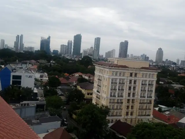 Gambar Makanan La Vue Rooftop Bar 17