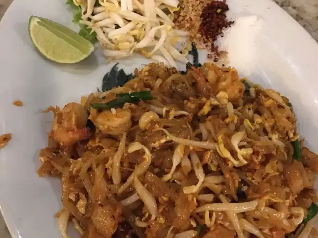 Simply Thai Food Photo 14