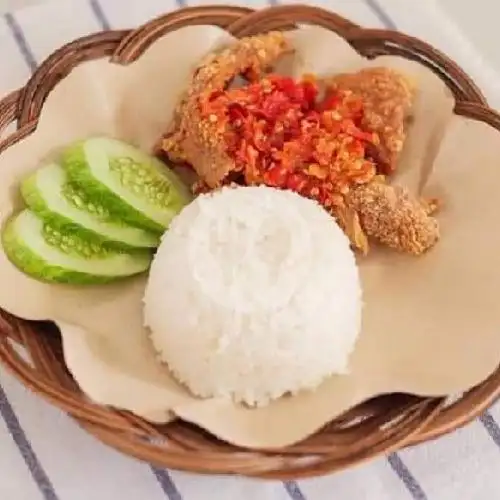 Gambar Makanan Ayam Geprek Uwo, Wolter Monginsidi 1