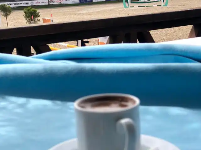 Atlı Spor kulübü restaurant'nin yemek ve ambiyans fotoğrafları 2