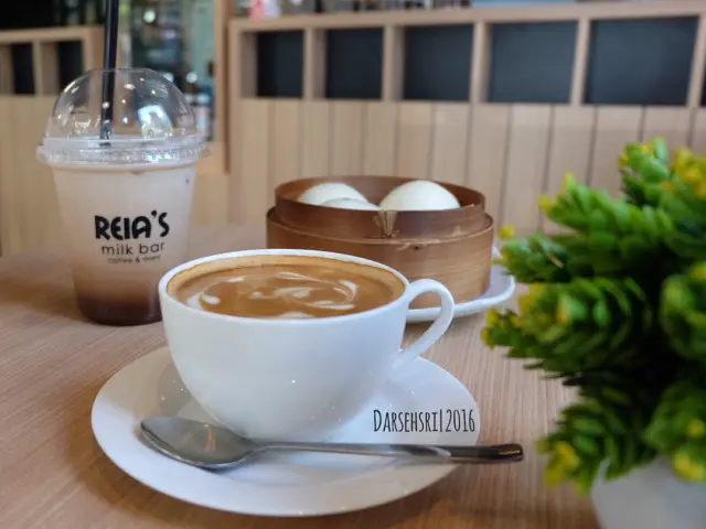 Gambar Makanan REIA'S Coffee & Buns 3