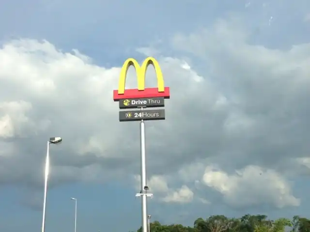 McDonald's Drive-Thru Food Photo 6
