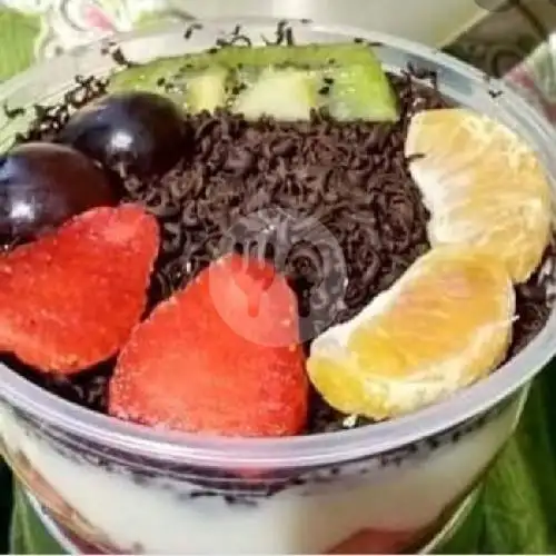 Gambar Makanan Salad buah Mama Embul, Sudirman 11