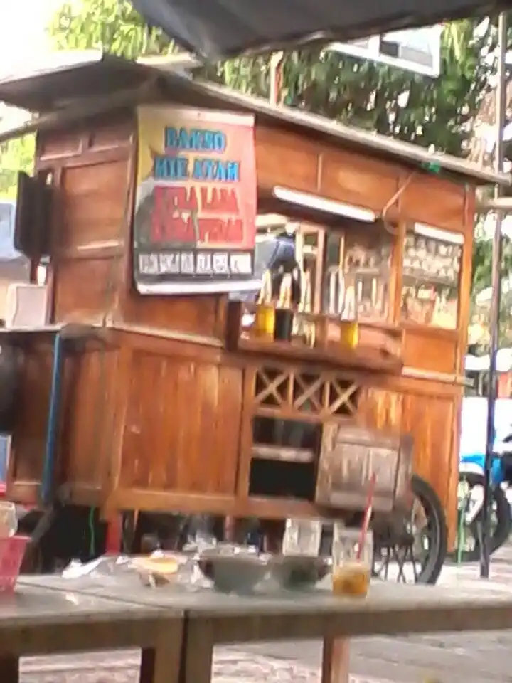 Mie Ayam Extra Pedas & Bakso Raksasa