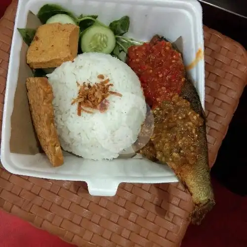 Gambar Makanan Ayam Geprek 378, Matraman 14