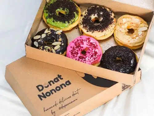 Donat Kentang Dapoer Nonona, Pasa Gadang