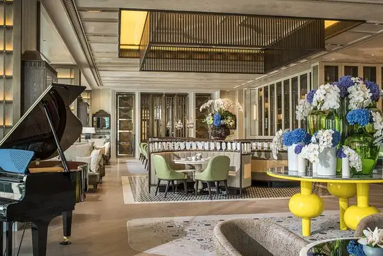 The Lounge at Four Seasons